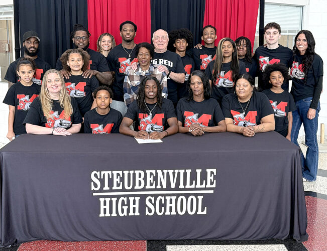Big Red's Adams headed to Muskingum